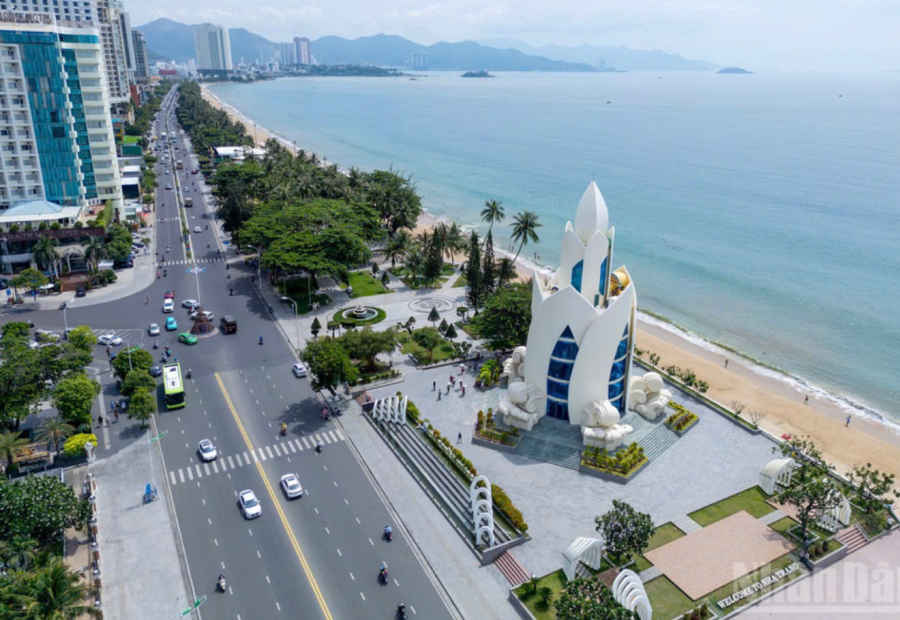 THUÊ XE ĐI NHA TRANG